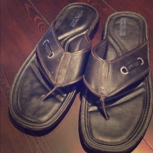 Kennith Cole Reaction flip-flops Size 13